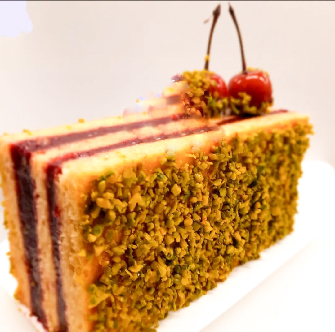 Cake Pistache Griotte - Élégance fruitée & gourmandise pistachée