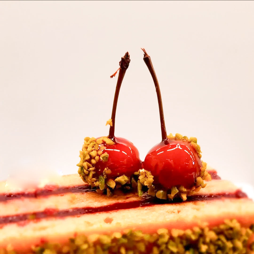Cake Pistache Griotte - Élégance fruitée & gourmandise pistachée
