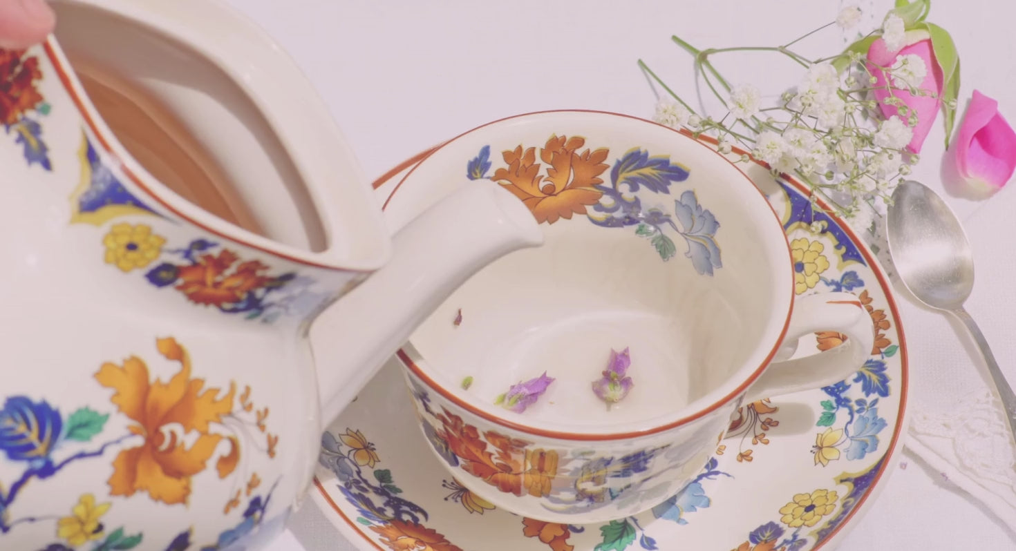 Vidéo servir le thé